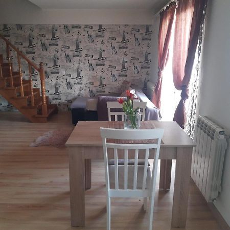 Apartament 3 Camere Рымнику-Вылча Экстерьер фото